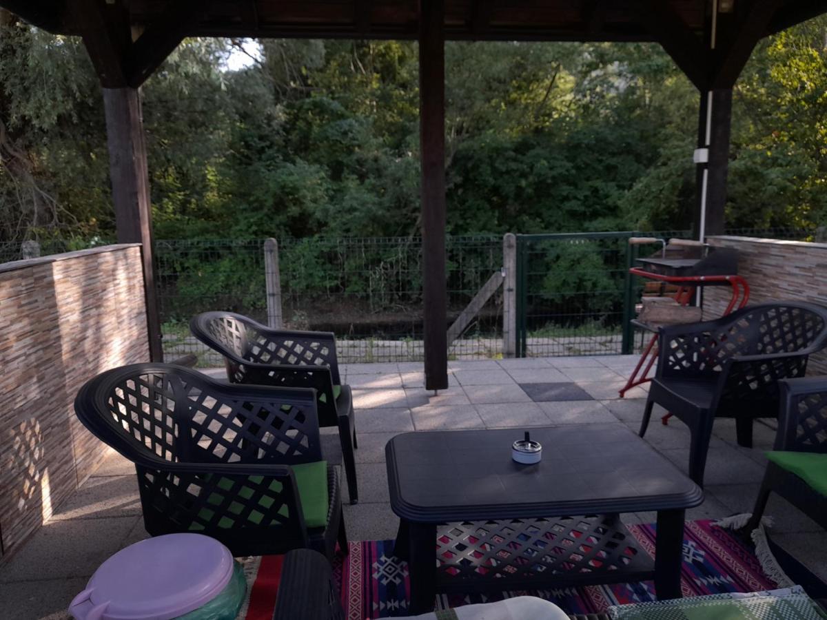 River Bank Apartments & Castle View بيهاتش المظهر الخارجي الصورة