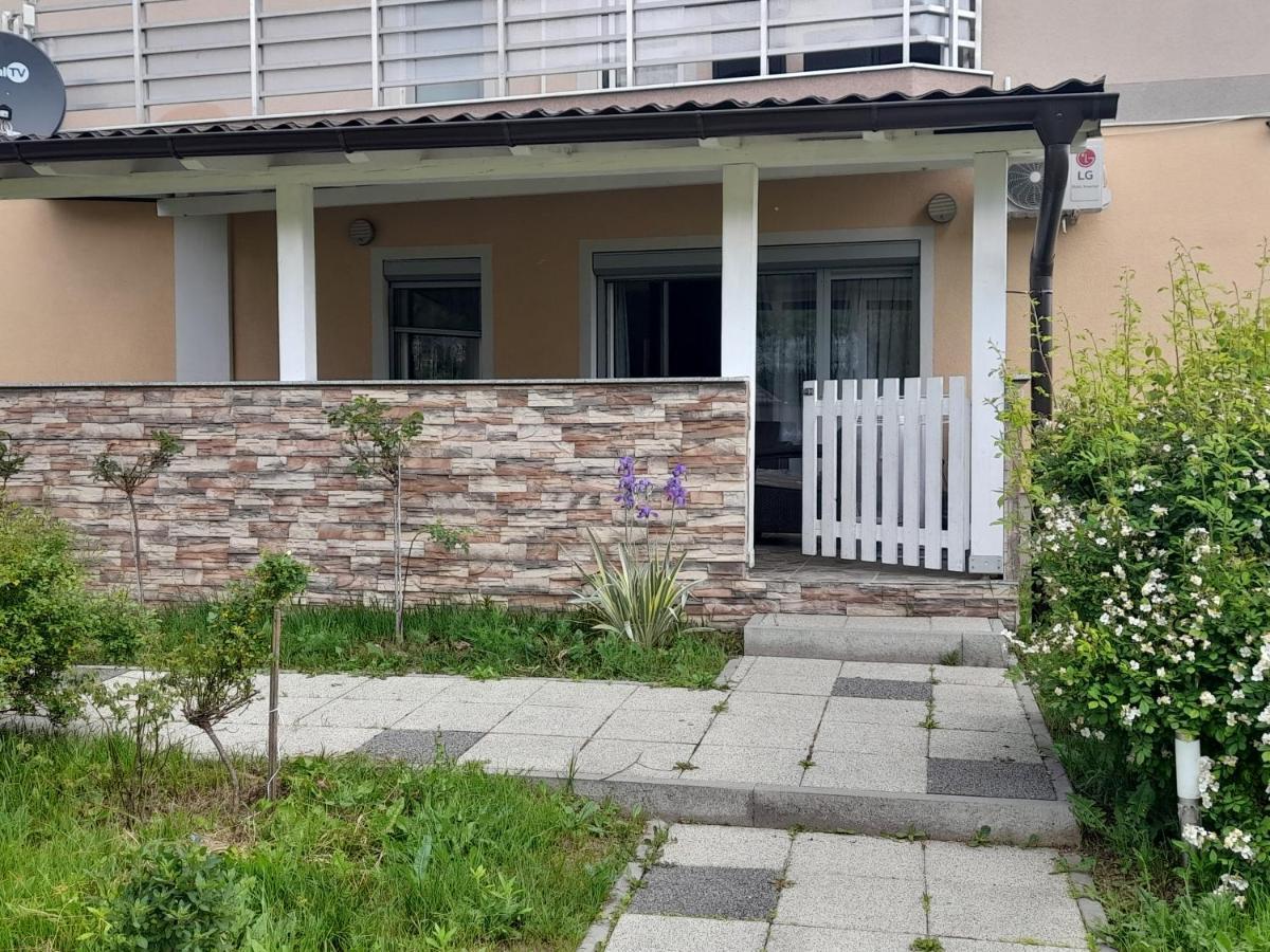 River Bank Apartments & Castle View بيهاتش المظهر الخارجي الصورة