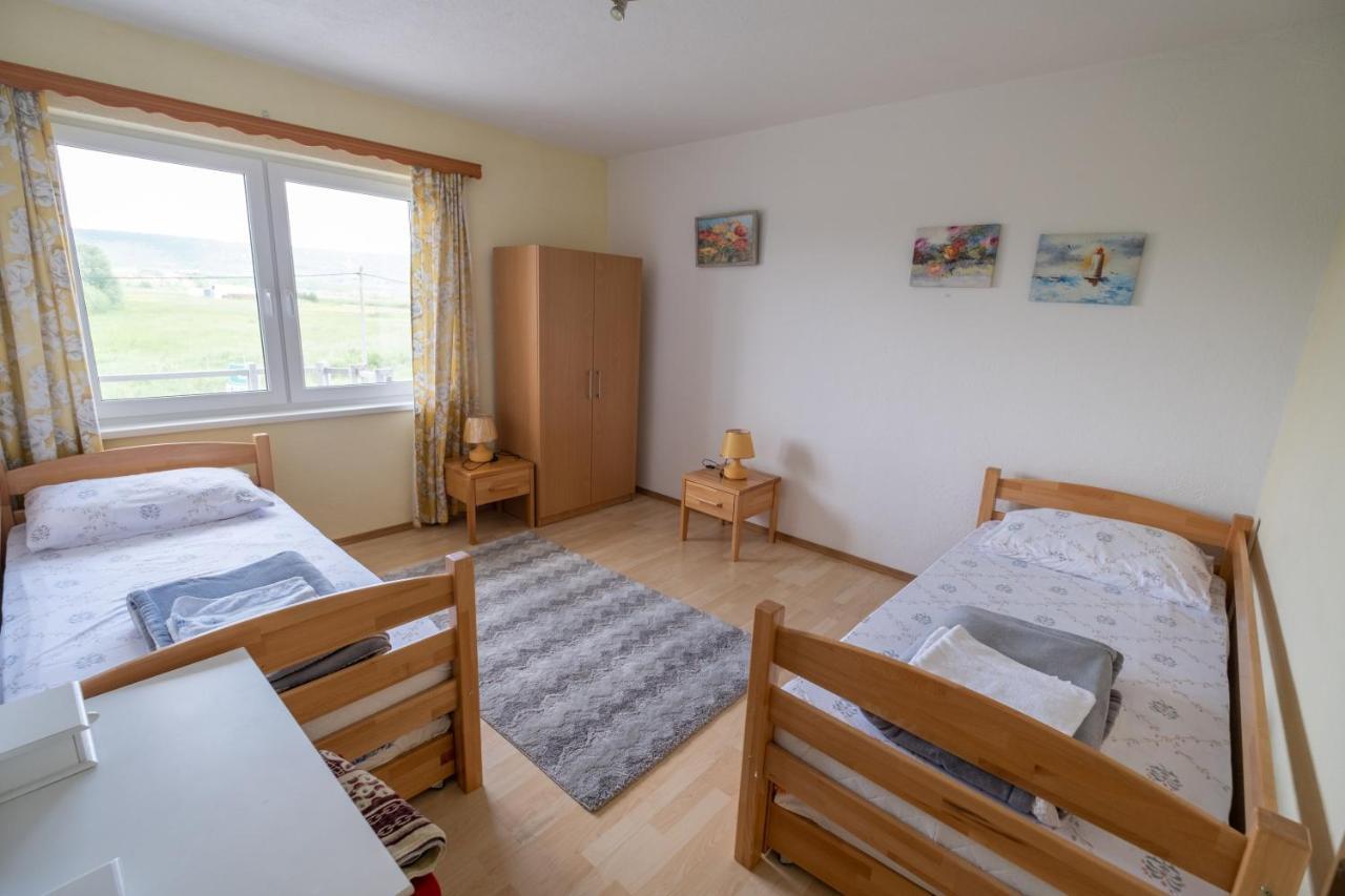 River Bank Apartments & Castle View بيهاتش المظهر الخارجي الصورة