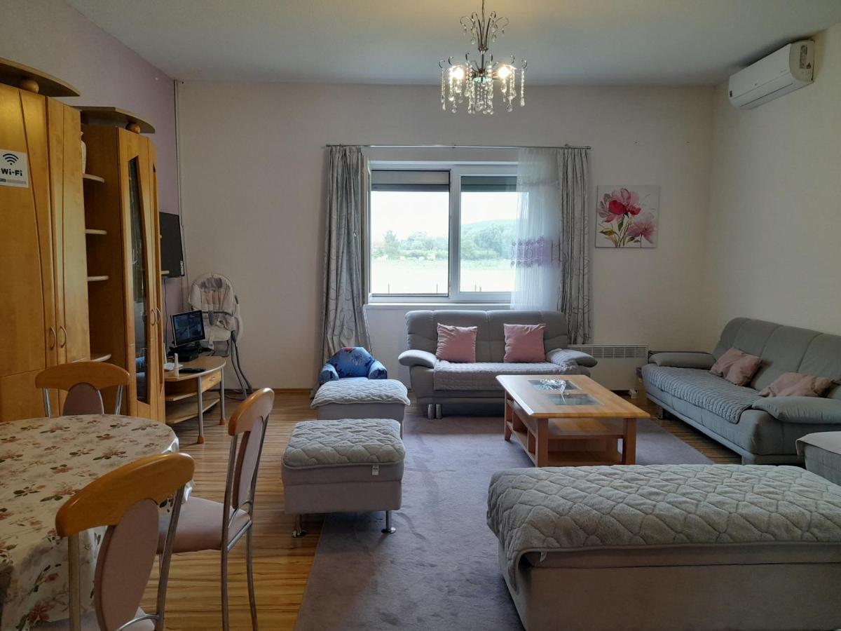 River Bank Apartments & Castle View بيهاتش المظهر الخارجي الصورة